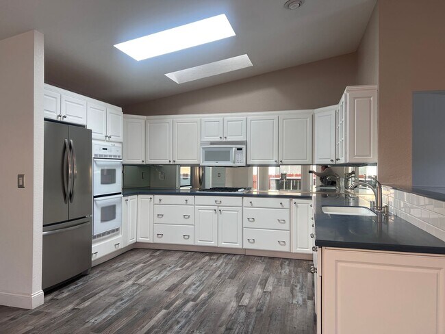 Building Photo - 4/3/2 Beautiful Home in Minden