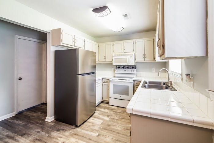 Building Photo - 614 Beauregard Rd