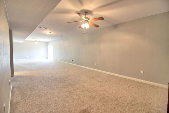 Building Photo - Available 6/16