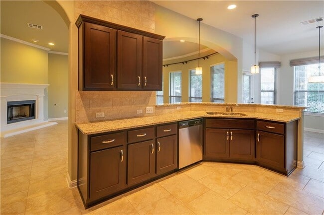 Building Photo - 307 Elderberry Rd