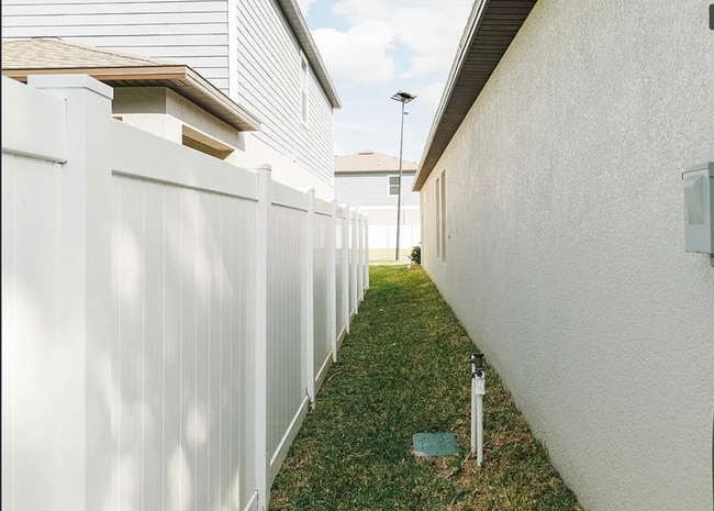 Building Photo - 12609 Maple Bonsai Dr