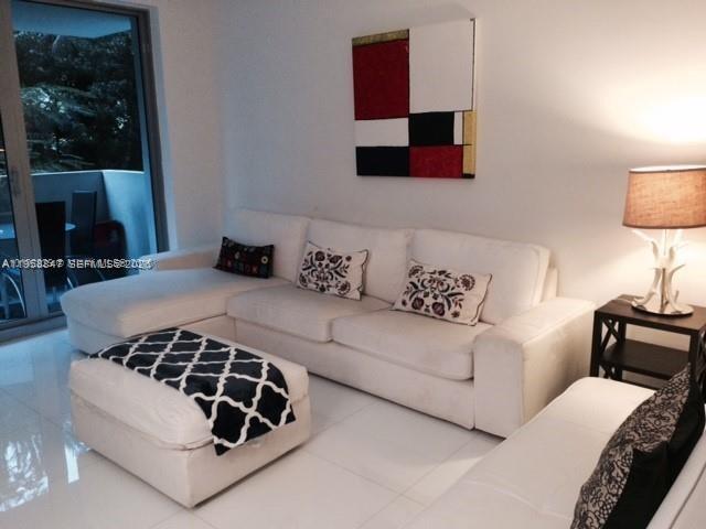 Building Photo - 1500 Bay Rd