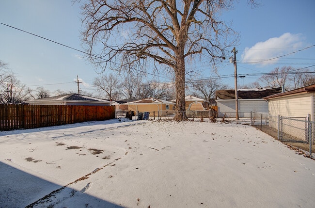 Building Photo - 18634 Bernadine St