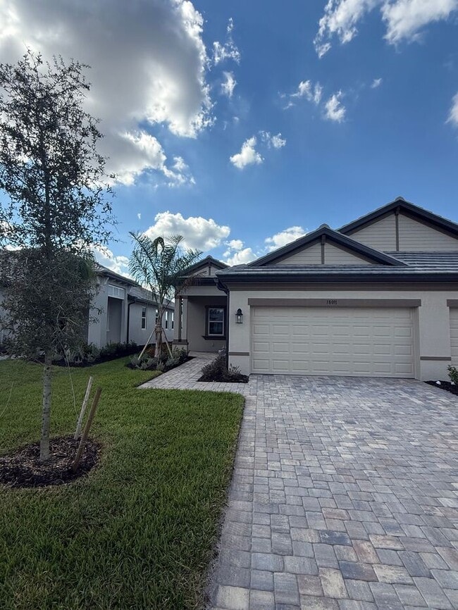 Building Photo - Sweetwater at Lakewood Ranch 2 Bedroom Villa