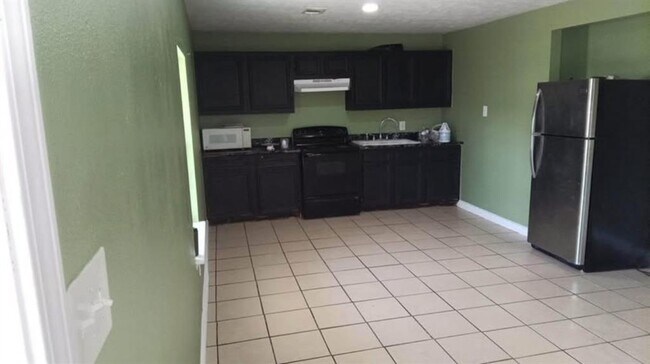 Primary Photo - 21558 McKenzie Ln