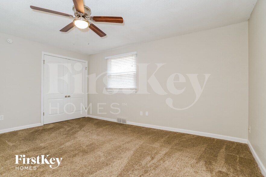 Building Photo - 5912 Walnut Creek Cir