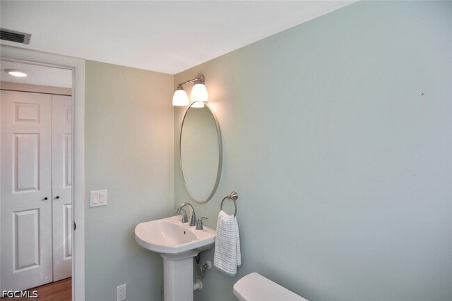 Building Photo - 4295 Island Cir