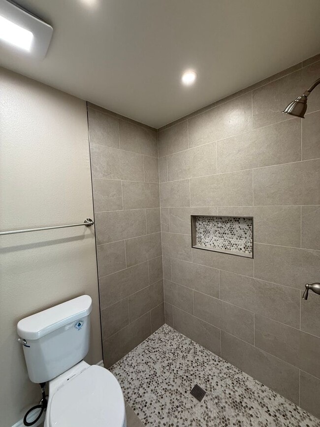 Building Photo - Updated Del Mar model home in Leisure Village