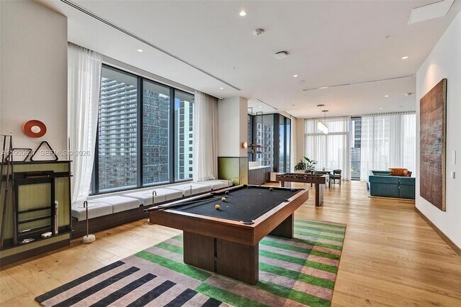 Building Photo - 11 NE 6th St