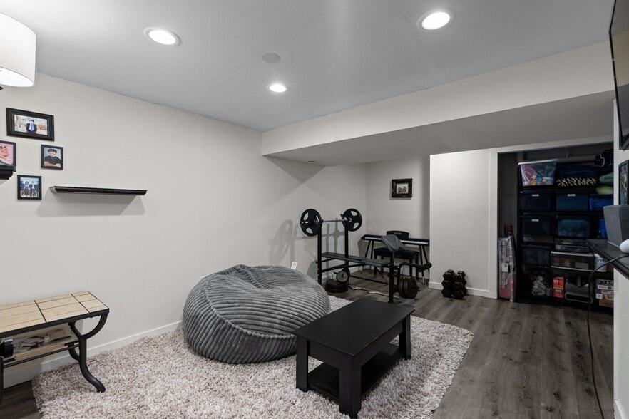 Building Photo - 2685 S Dayton Way