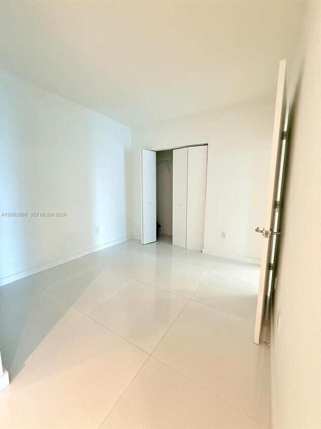 Building Photo - 1100 S Miami Ave