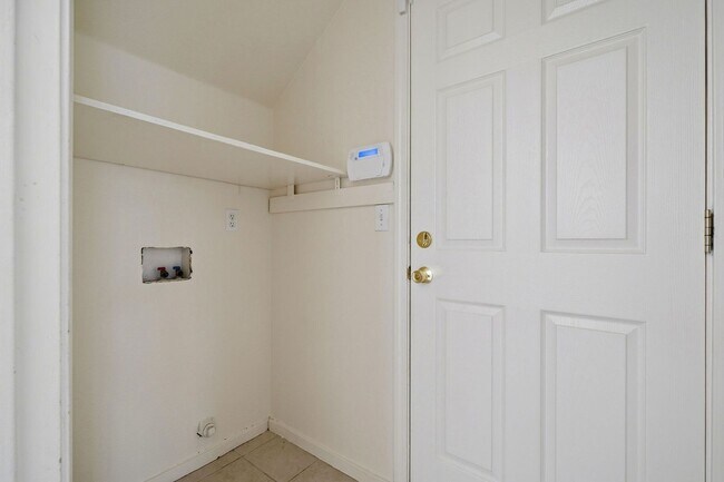 Building Photo - 1263 Montgomery Ln