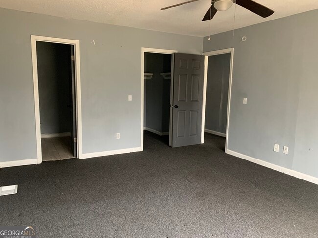 Building Photo - 95 Willowick Dr