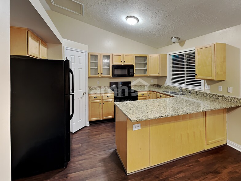 Building Photo - 459 N 990 E