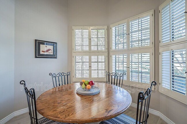 Building Photo - 10527 E Fanfol Ln