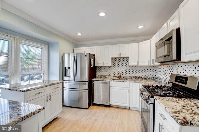 Building Photo - 4472 Ruggles Ct