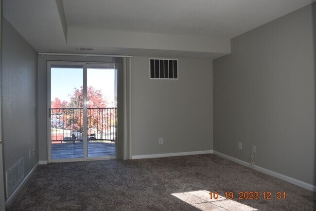 Building Photo - Spacious 2 bed + bonus room / Littleton Condo, Wonderful Location