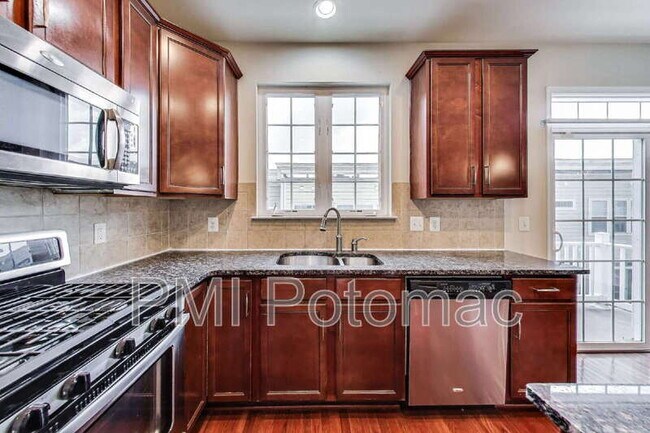 Building Photo - 2133 Little Sorrel Way