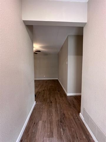 Building Photo - 921 S Valentine Dr