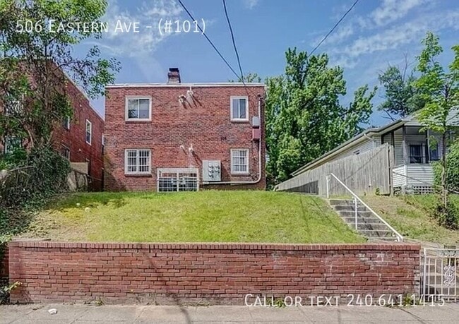 Building Photo - 506 Eastern Ave NE