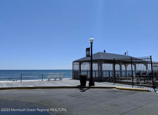 Building Photo - 600 N Edgemere Dr