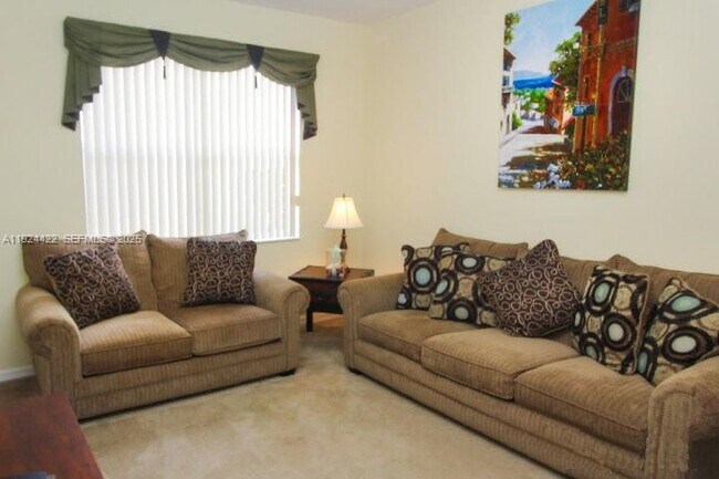 Building Photo - 640 Tupelo Cir