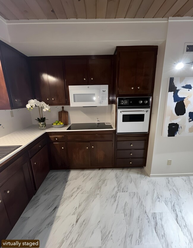 Building Photo - 902 F St