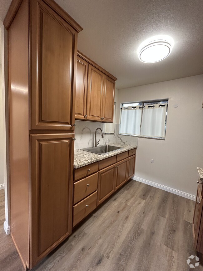 Newly renovated kitchen - 12421 Dorland St