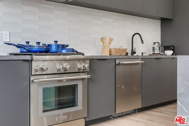 Building Photo - 1236 N Spaulding Ave