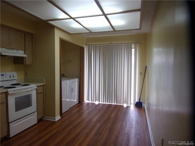 Building Photo - 607 Edgewood Ave