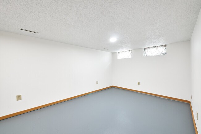 Basement living room - 1353 15th Ave S