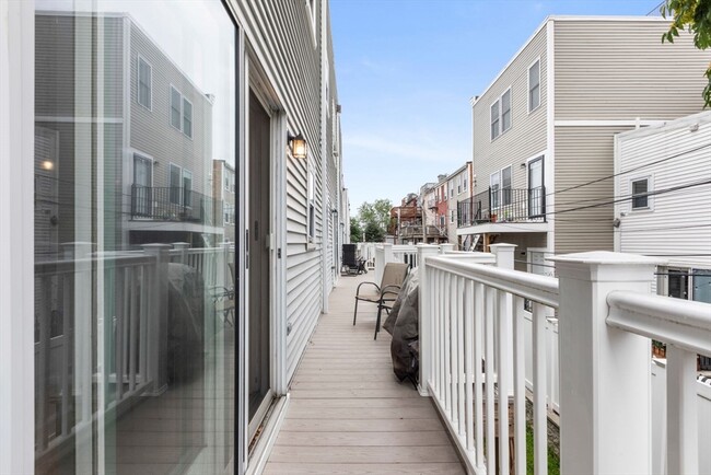 Building Photo - 63 Bolton St