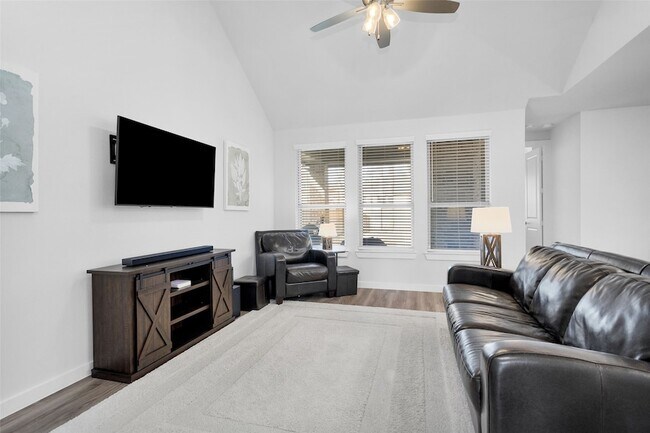 Building Photo - 440 Flowering Lotus Ct