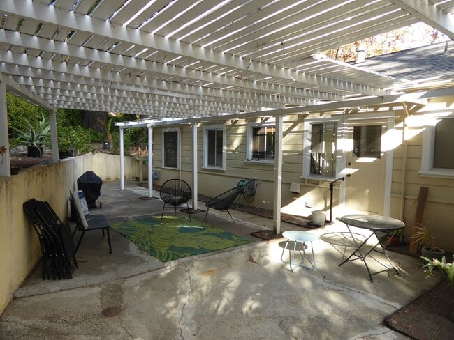 Building Photo - PENDING WITH ACCEPTED APPLICATION - TWO BE...