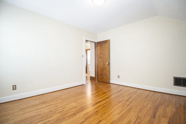 Building Photo - 306 E Northgate Pkwy