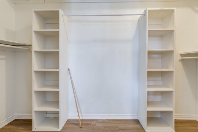 Building Photo - 105 Douglas Dr