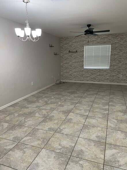 Building Photo - 27515 Desert Willow Way