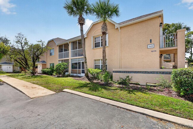 Building Photo - 1628 SE Green Acres Cir