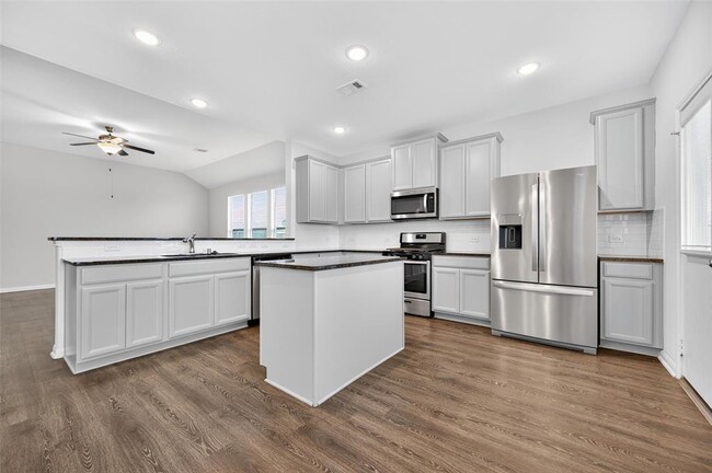 Building Photo - 206 White Wing Ln