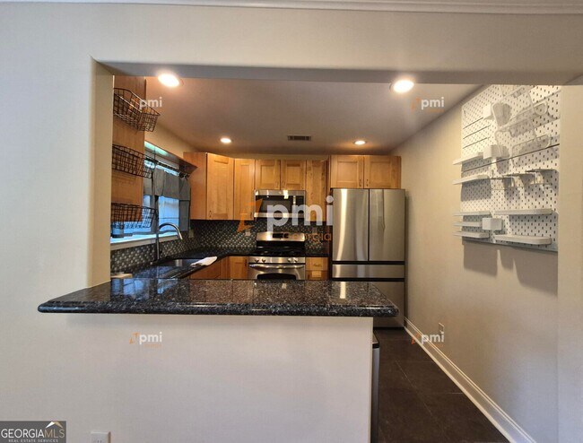 Building Photo - 2080 Hilburn Dr SE