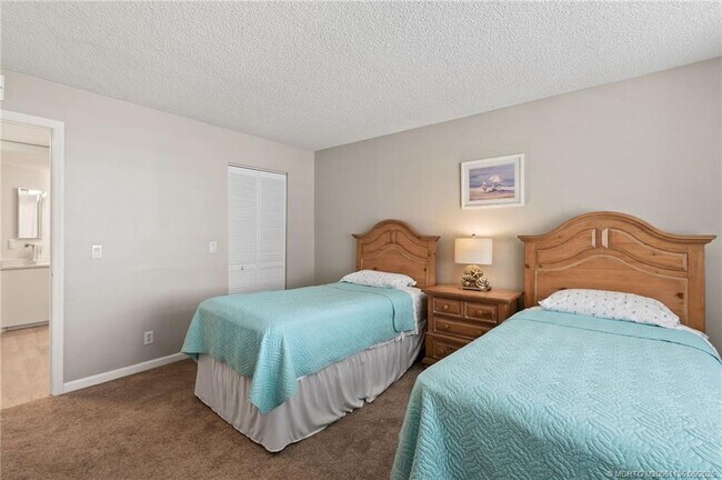 Building Photo - 9650 S Ocean Dr