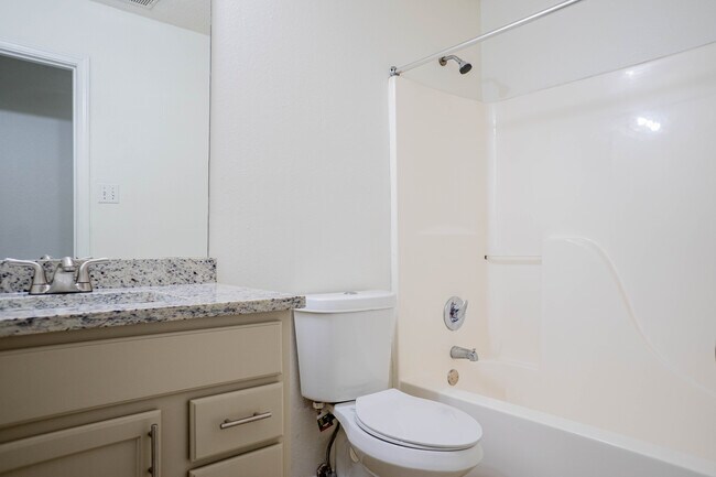 Building Photo - 4721 Waterfront Oak Dr