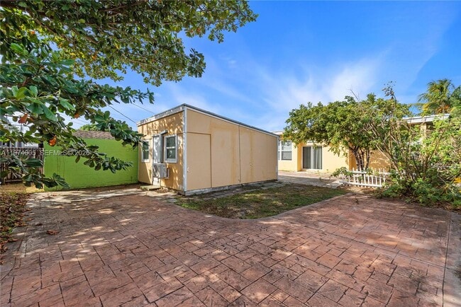 Building Photo - 2204 McKinley St