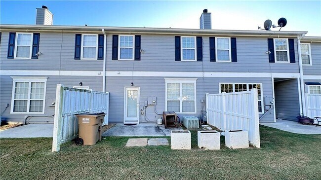 Building Photo - 6243 Shoreview Cir