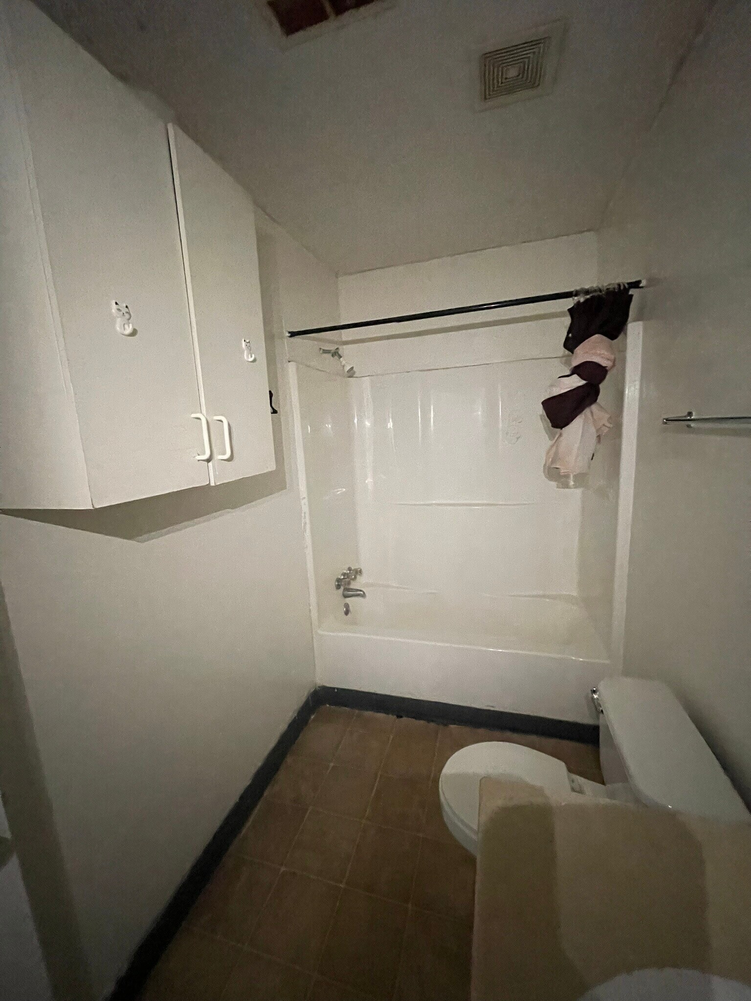 Building Photo - 520 Buckley St