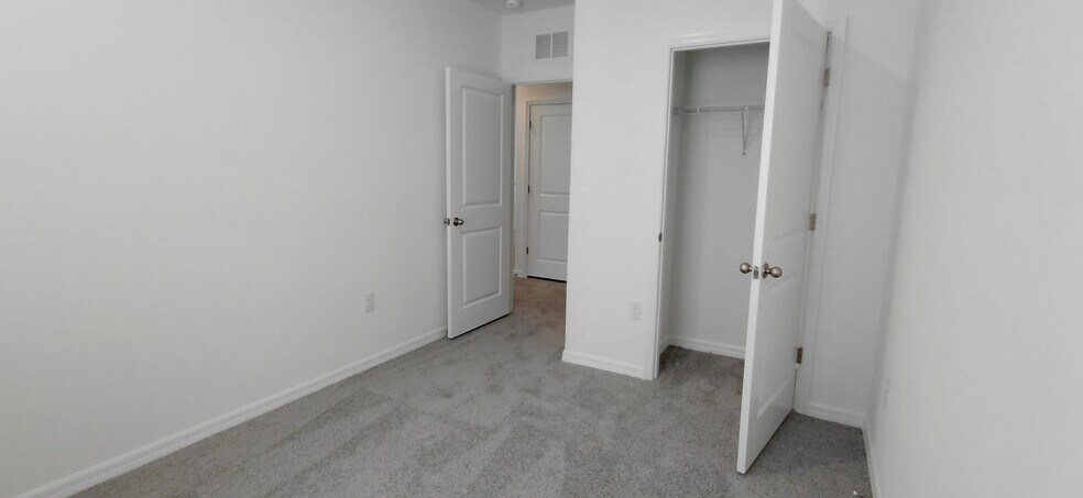 Building Photo - 31268 Paper Birch St