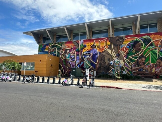 Building Photo - Downtown San Jose- beautifully renovated 3 bed/2 bath house with central heating and A/C