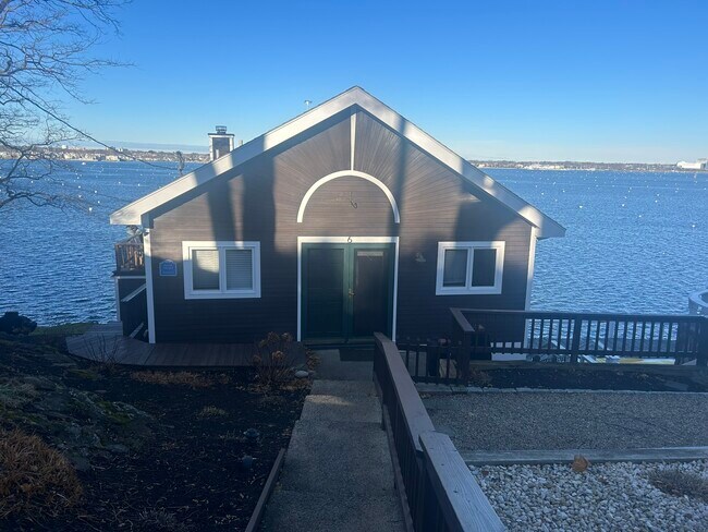 Exterior - 6 Bayview Rd