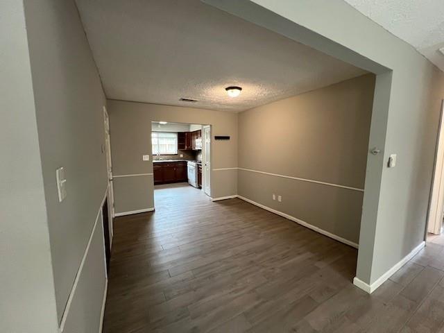 Building Photo - 1706 Oakwell Ln