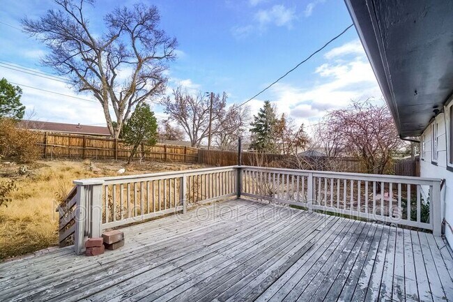 Building Photo - 3660 Brentwood Terrace